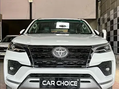 Second Hand Toyota Fortuner 4x2 2WD Diesel 2.8L Turbo 6 Speed Manual in Jaipur