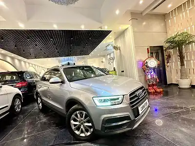 Second Hand ऑडी q3 30 tfsi प्रीमियम in दिल्ली