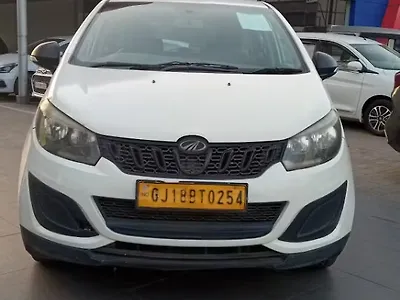 2018 Mahindra Marazzo M2 8 STR 1