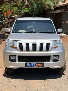Second Hand महिंद्रा tuv300 t8 in कोल्हापुर Second Hand महिंद्रा tuv300 t8 in कोल्हापुर