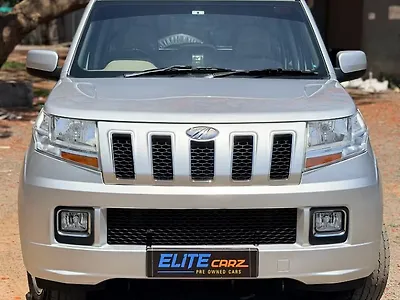 Second Hand Mahindra TUV300 T8 in Kolhapur