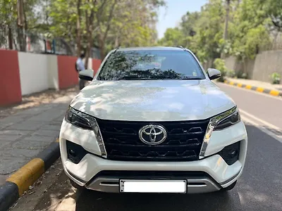 Second Hand Toyota Fortuner 4x2 2WD Diesel 2.8L Turbo Automatic in Delhi