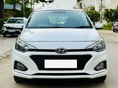 Second Hand हुंडई एलीट i20 स्पोर्ट्ज़ प्लस 1.2 in उदयपुर