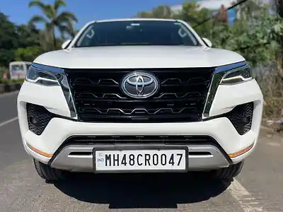 Second Hand टोयोटा फ़ॉर्च्यूनर 4x2 2WD Petrol 2.7L Automatic in मुंबई