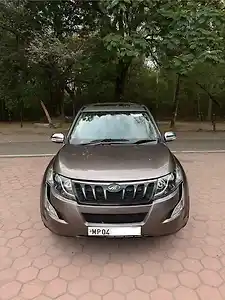 2017 महिंद्रा XUV500 w10 1 2017 महिंद्रा XUV500 w10 1
