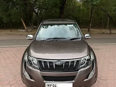2017 Mahindra XUV500 W10 1