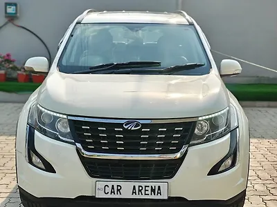 2020 Mahindra XUV500 W11 [2018-2020] 1