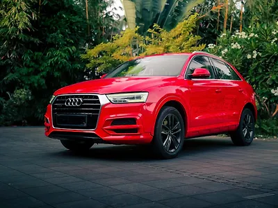 2019 Audi Q3 35 TDI quattro Premium Plus 1