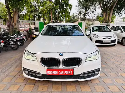 2016 BMW 5-Series 520d Luxury Line 1