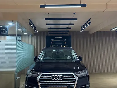 Second Hand Audi Q7 45 TDI Technology Pack in Lucknow