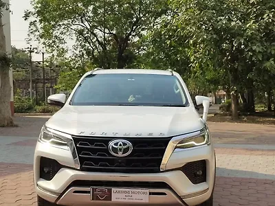 Second Hand Toyota Fortuner 4x2 2WD Diesel 2.8L Turbo Automatic in Raipur