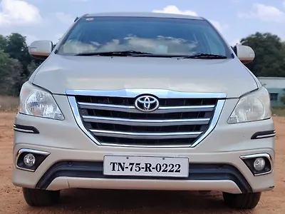 2014 Toyota Innova 2.5 VX 7 STR BS-III 1