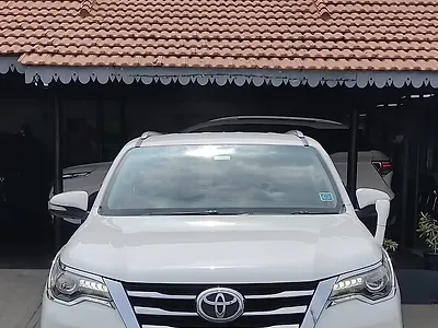 2018 Toyota Fortuner 2.8 4x4 AT [2016-2020] 1