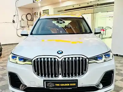 Second Hand बीएमडब्ल्यू x7 xड्राइव30d डीपीई सिग्नेचर 7 सीटर in मोहाली