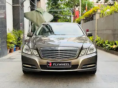 2011 Mercedes-Benz E-Class E200 CGI Blue Efficiency 1
