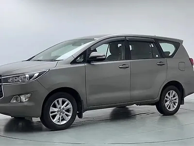Second Hand Toyota Innova Crysta 2.4 G 8 STR [2016-2017] in Gurgaon