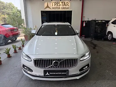Second Hand Volvo S90 B5 Ultimate [2022-2023] in Hyderabad