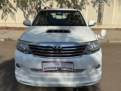 2013 Toyota Fortuner 3.0 4x4 AT 1