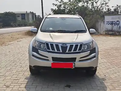 2014 Mahindra XUV500 W8 1