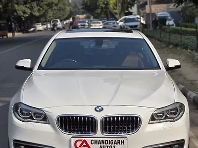 2015 BMW 5-Series 520d Luxury Line 1