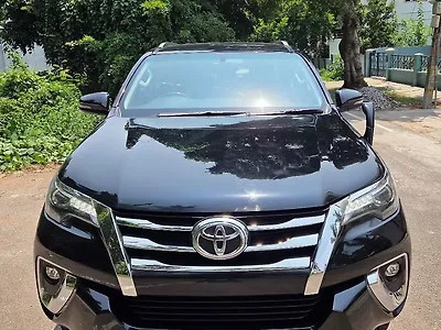 2019 Toyota Fortuner 2.8 4x2 MT [2016-2020] 1