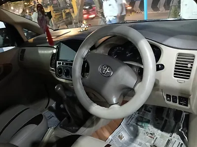 2008 Toyota Innova 2.5 EV PS 8 STR