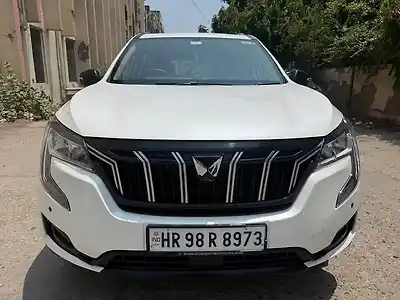 Second Hand महिंद्रा XUV700 MX 2WD Diesel 2.2L Turbo Manual 7 STR in दिल्ली