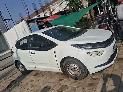 2023 Tata Altroz XE Petrol 1