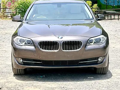 2013 BMW 5-Series 525d Sedan 1