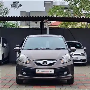 2014 होंडा ब्रियो VX एटी 1 2014 होंडा ब्रियो VX एटी 1