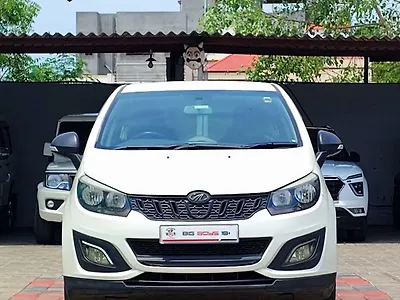 2018 Mahindra Marazzo M2 8 STR 1