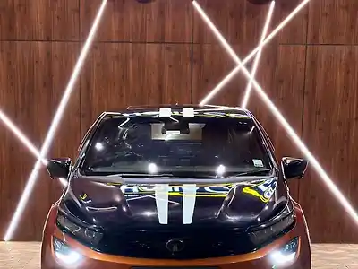 2025 टाटा अल्ट्रोज़ रेसर R1 1