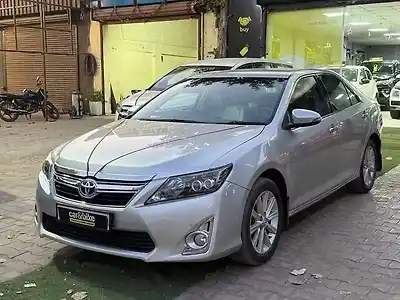Second Hand टोयोटा कैमरी हाइब्रिड in गुड़गांव