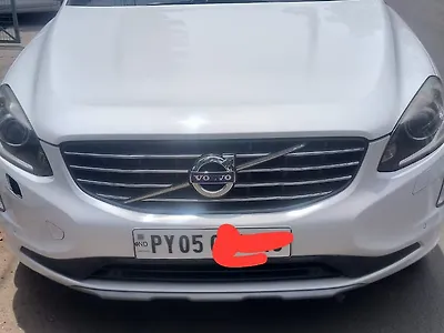 2017 Volvo XC60 Momentum 1