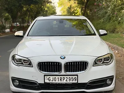 2016 BMW 5-Series 520d Luxury Line 1