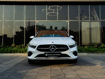 2025 Mercedes-Benz A-Class Limousine 200 1