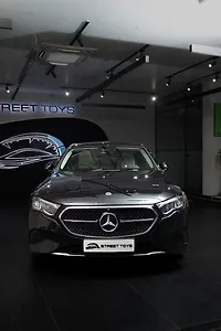 2025 Mercedes-Benz E-Class E200 LWB 2WD Mild Hybrid(Electric + Petrol) 2.0L Turbo Automatic 1 2025 Mercedes-Benz E-Class E200 LWB 2WD Mild Hybrid(Electric + Petrol) 2.0L Turbo Automatic 1
