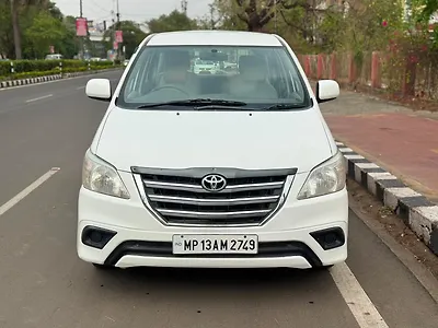 2014 Toyota Innova 2.5 GX 7 STR BS-III 1