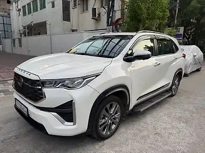 Second Hand टोयोटा इनोवा हायक्रॉस ZX (O) Hybrid (Electric + Petrol) Automatic (e-CVT) 7 STR in चेन्नई
