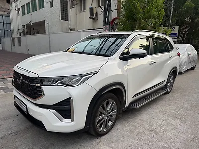 Second Hand Toyota Innova Hycross ZX (O) Hybrid (Electric + Petrol) Automatic (e-CVT) 7 STR in Chennai