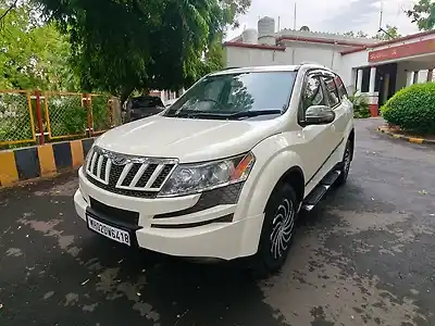 2015 महिंद्रा XUV500 w6 1