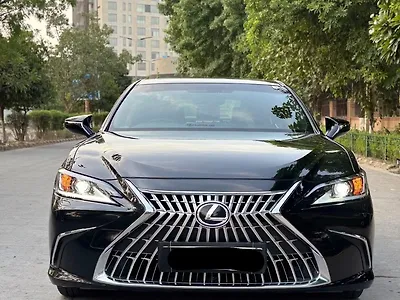 Second Hand Lexus ES 300h Exquisite in Lucknow