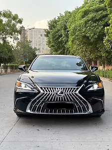 Second Hand Lexus ES 300h Exquisite in Lucknow Second Hand Lexus ES 300h Exquisite in Lucknow