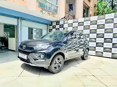 Second Hand टाटा नेक्सन xz प्लस (hs) डार्क इडिशन in पुणे