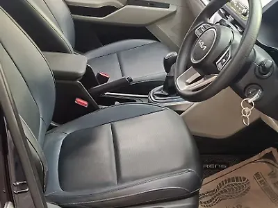 2025 Kia Carens Premium (O) 1.5 Diesel MT 7 STR