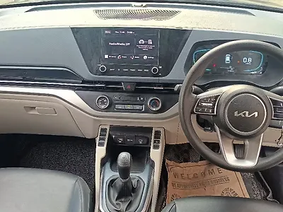 2025 Kia Carens Premium (O) 1.5 Diesel MT 7 STR