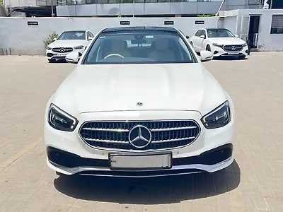 2022 Mercedes-Benz E-Class E200 1