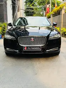 2020 जैगुवार एक्सएफ़ 2.0 प्रेस्टीज पेट्रोल 1