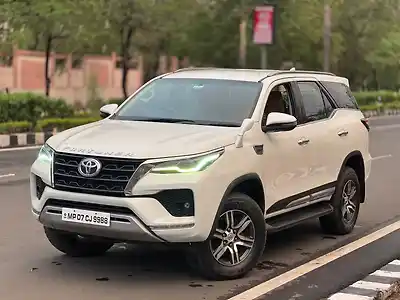2021 टोयोटा फ़ॉर्च्यूनर 4x2 2WD Diesel 2.8L Turbo Automatic 1