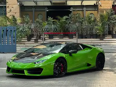 Second Hand लैम्बॉर्गिनी हुराकान lp 610-4 in मुंबई